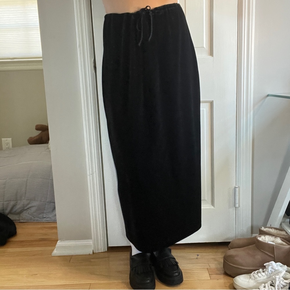 Vintage Jones New York Petite Maxi skirt Black Velvet with Draw String Waist